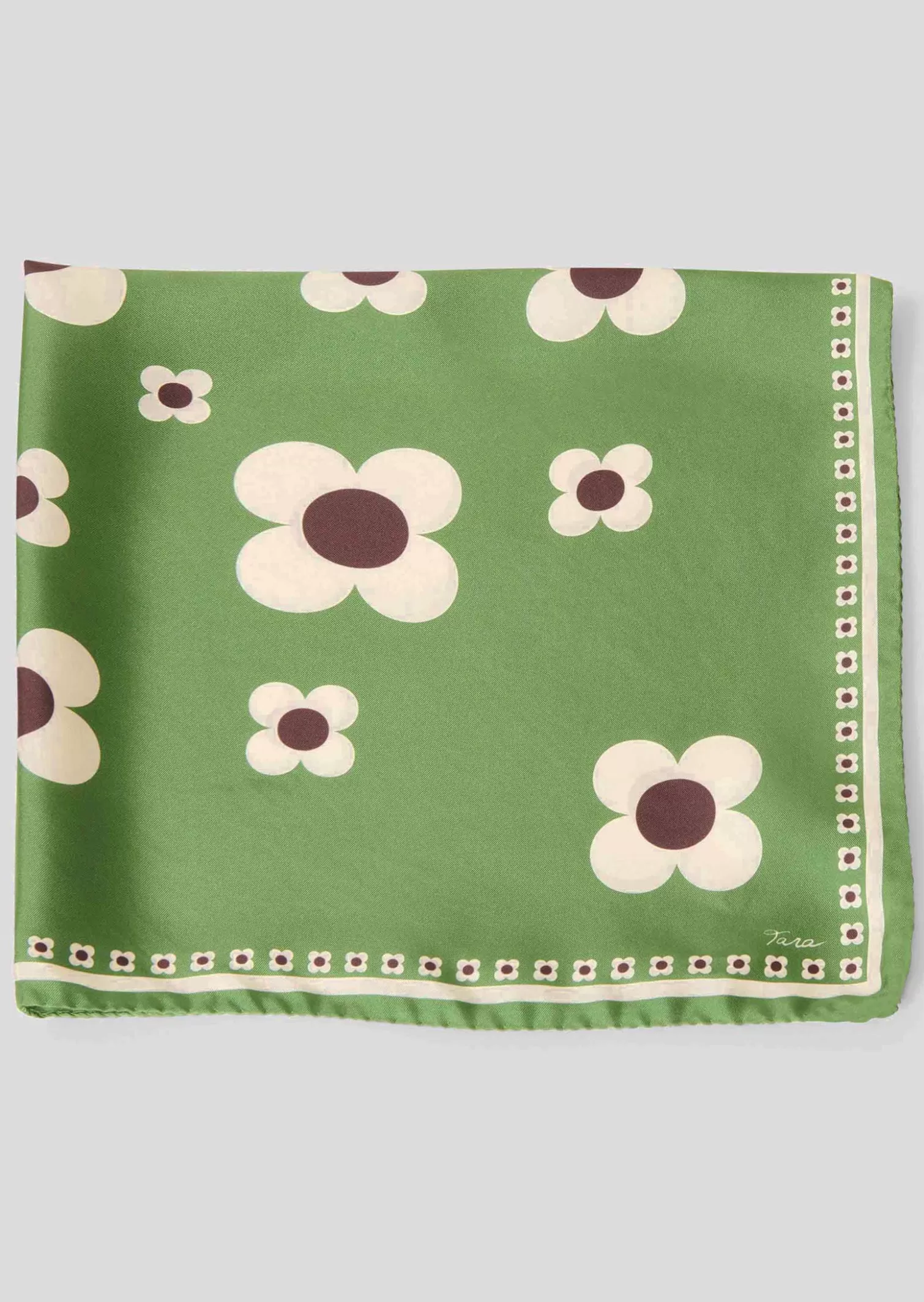 TARA JARMON Carée de soie Edma vert imprimé fleurs< Accessoires